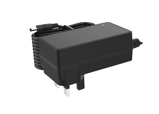 48W el adaptador DC BRITÁNICO máximo de la CA del soporte de la pared de la fuente de alimentación del enchufe que cambiaba 12V 4A 24V 2A con UKCA TUV certificó proveedor